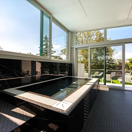 Bauhaus Penthouse Wellness 1 Appartement Siófok