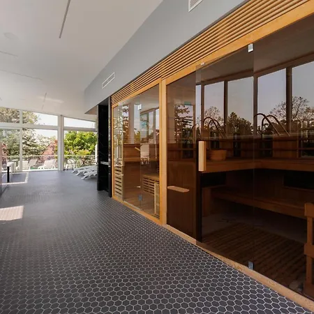 Bauhaus Penthouse Wellness 1 * Siófok