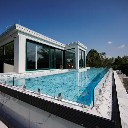 Bauhaus Penthouse Wellness 1