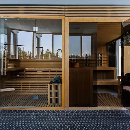 Bauhaus Penthouse Wellness 1 * Siófok