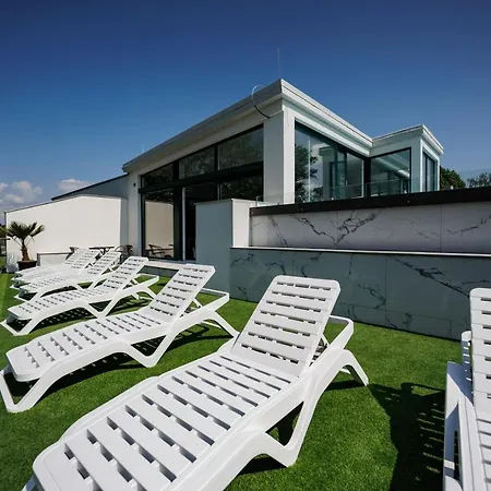 Bauhaus Penthouse Wellness 1 Appartement *