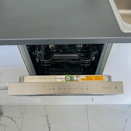 Bauhaus Penthouse Wellness 1 Apartament Siófok