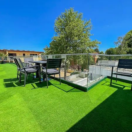 Bauhaus Penthouse Wellness 1 * Siófok