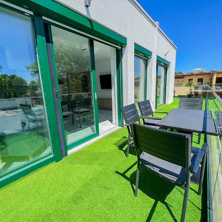 Bauhaus Penthouse Wellness 1 * Siofok