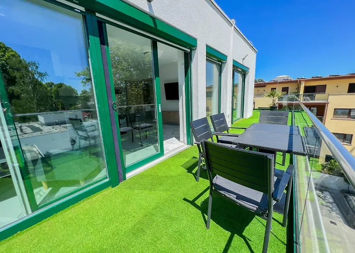 Bauhaus Penthouse Wellness 1 * Siofok